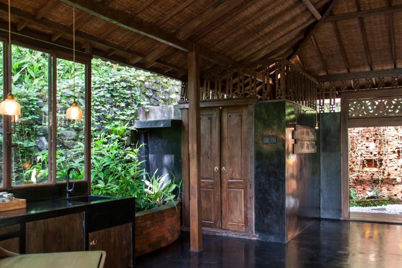 אובוד Villa Mahadevi Jungle Retreat Joglo 1 מראה חיצוני תמונה
